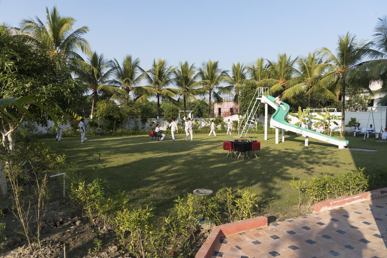 Phalta Rajhans Hotel & Resort חדר תמונה